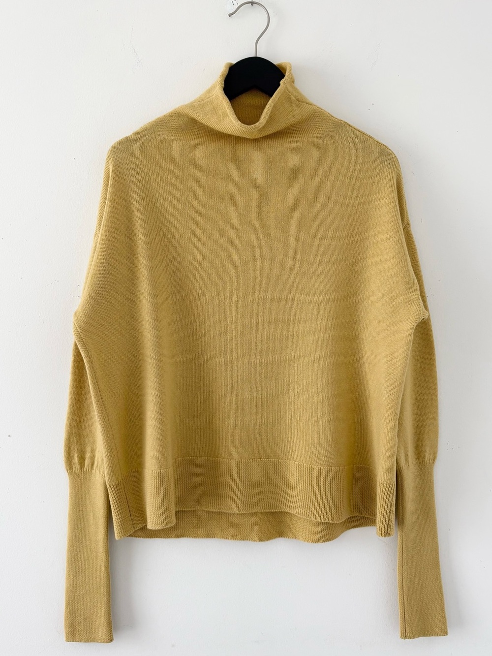 Aritzia Wilfred Cyprie 100% Merino Wool Sweater